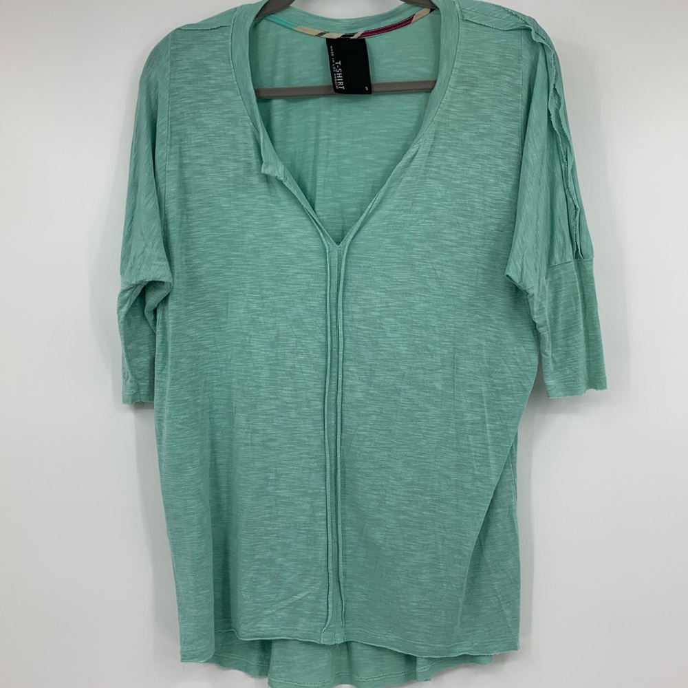 Dolan T shirt women’s top knit green small batwing‎